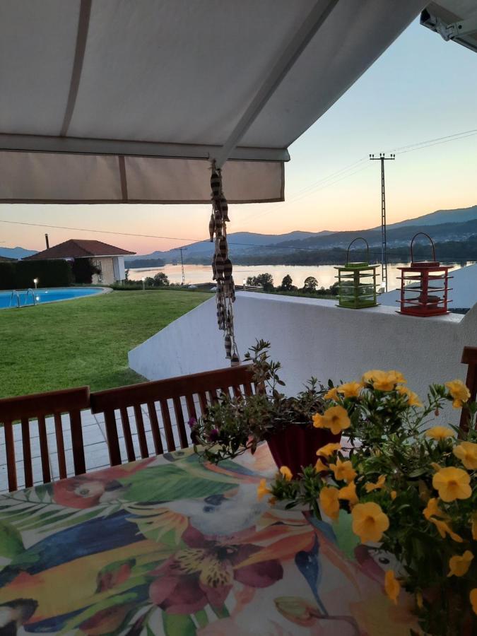 River-Side Villa ヴィラ・ノーヴァ・デ・セルヴェイラ エクステリア 写真